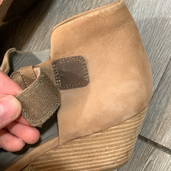 Eileen Fisher Iris Beige Suede/Leather Nubuck Sandals size 9 - Picture 6 of 10